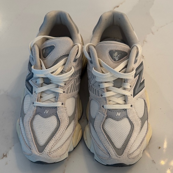 New Balance Women's Beige and Gray Sneakers - Picture 2 of 3